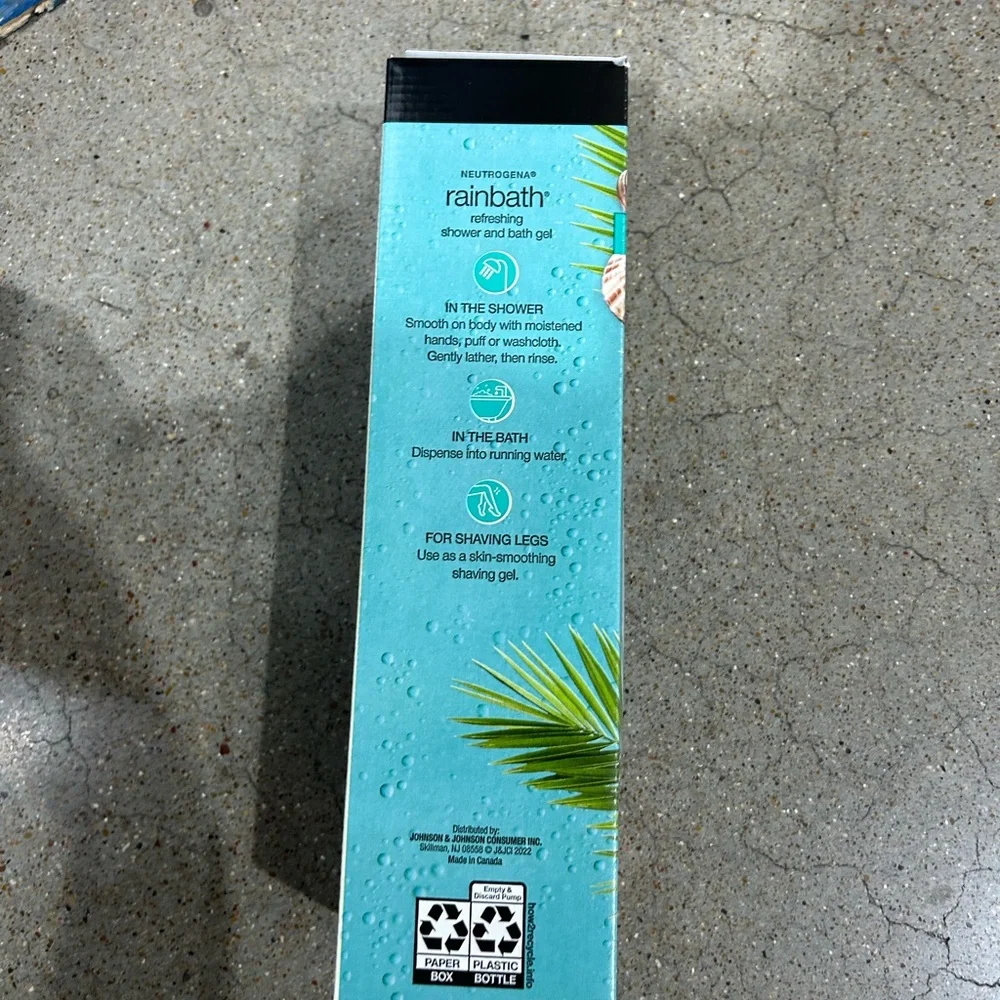 New 40 fl oz Neutrogena Rain Bath Shower & Bath Gel Ocean Mist